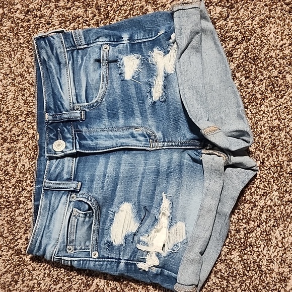 Shorts - Picture 1 of 4